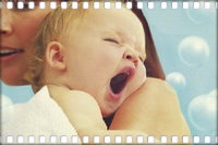 Новорожденный срыгивает желтым цветом. Ребенок часто срыгивает после кормления: причины и что делать