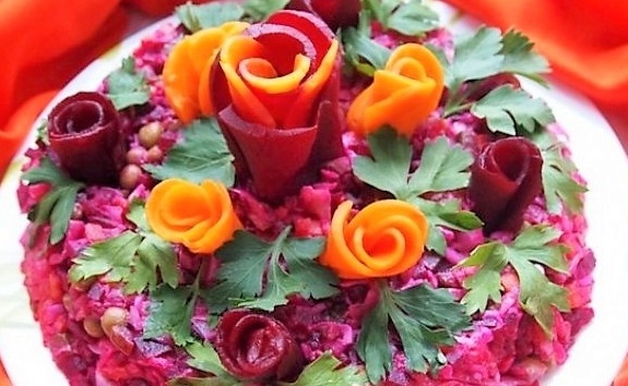 Цветы из продуктов для украшения блюд. Фигуры из овощей на тему - Ромашка
