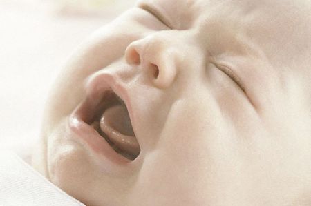 Новорожденный плачет когда хочет писать. Почему новорожденный плачет перед мочеиспусканием