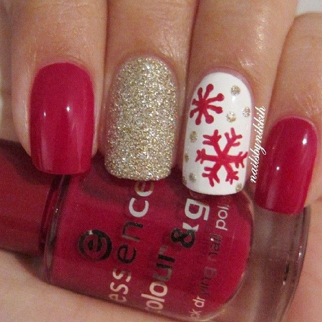 Варианты снежинок на ногтях. Дизайн ногтей на Новый год с блестками. Иголкой или зубочисткой.