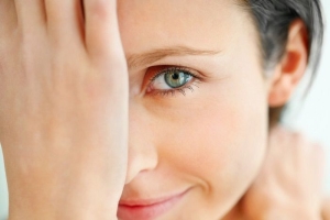 Как избавиться от морщин вокруг глаз: эффективные домашние рецепты. В чем причина появления морщин вокруг глаз? Маска от тёмных кругов и синяков под глазами.