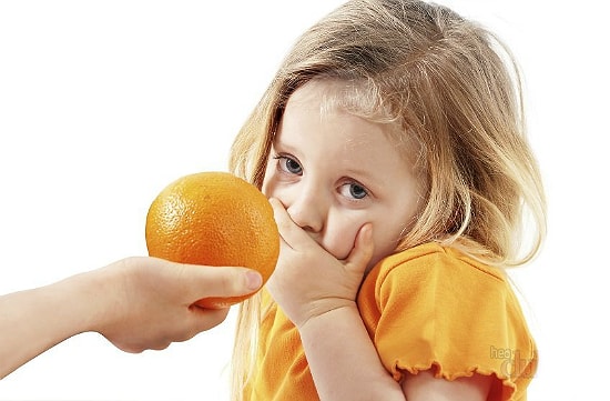  Мандарины и апельсины: аллергия ненастоящая, зато отравления - массовые.
